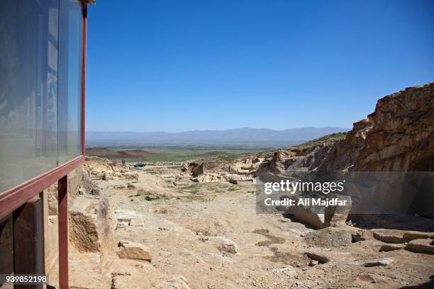 dash kasan temple (dragon temple) - soltaniyeh stock pictures, royalty-free photos & images