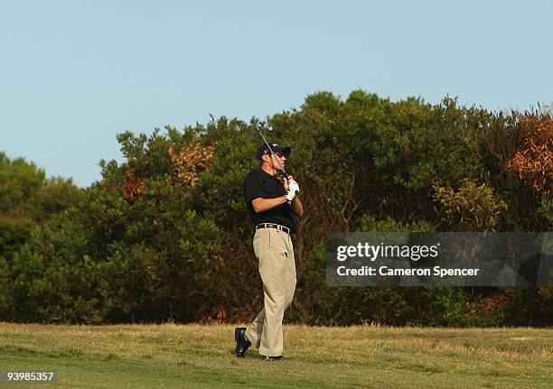 Nick O'Hern of Australia plays an approach shot during the third round of the 2009 Australian Open at New South Wales Golf Club on December 5, 2009...