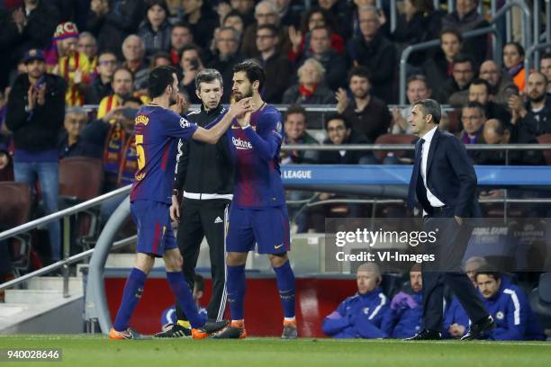 Sergio Busquets of FC Barcelona, Andre Gomes of FC Barcelona, coach Ernesto Valverde of FC Barcelona during the UEFA Champions League round of 16...