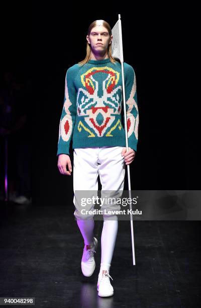 Model walks the runway at the Ipek Arnas show during Mercedes Benz Fashion Week Istanbul at Zorlu Performance Hall on March 30, 2018 in Istanbul,...