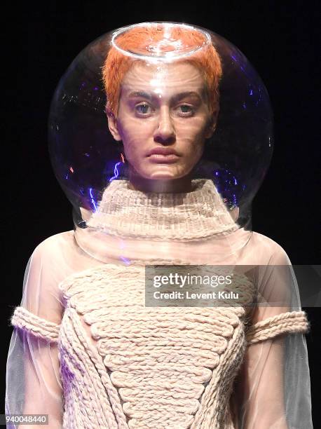 Model walks the runway at the Ipek Arnas show during Mercedes Benz Fashion Week Istanbul at Zorlu Performance Hall on March 30, 2018 in Istanbul,...