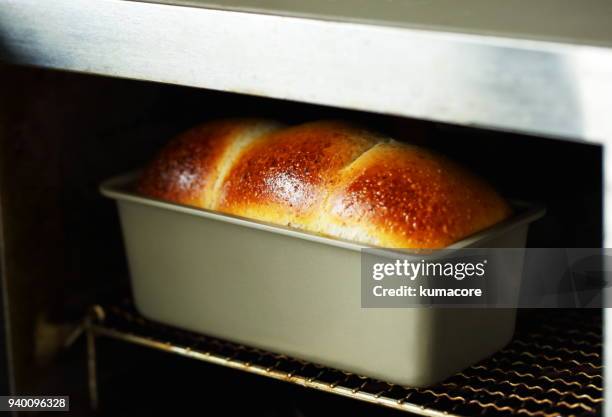 homemade bread - baking bread imagens e fotografias de stock