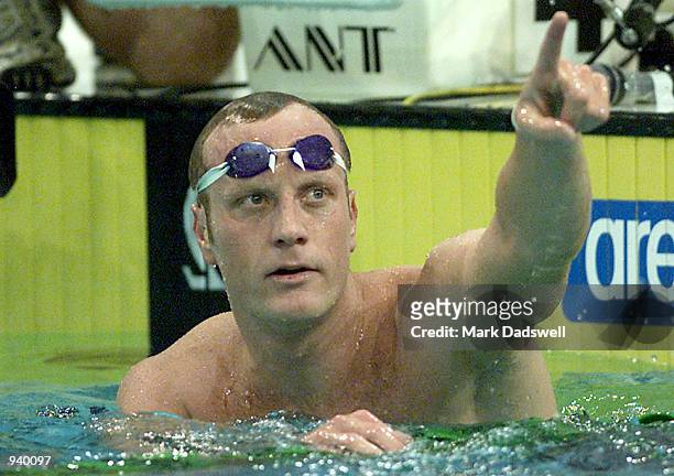 Daniel Kowalski of Australia thanks the crowd after winning the 1500 Freestyle final at the 2001 Telstra FINA World Cup Swimming, held at the...