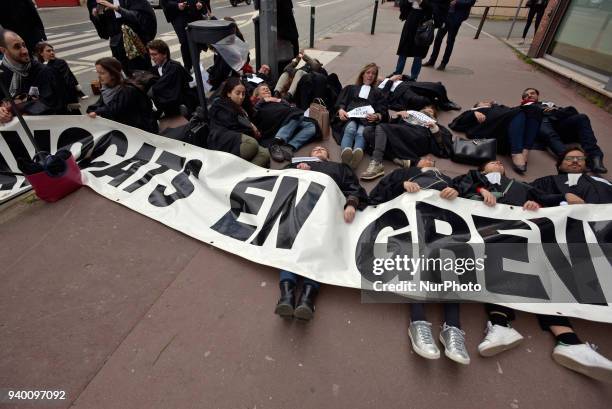 Lawyers make a 'die-in' in front of the Court of First Instance of Toulouse. The French Bar Association, all lawyers' unions, all magistrates' unions...