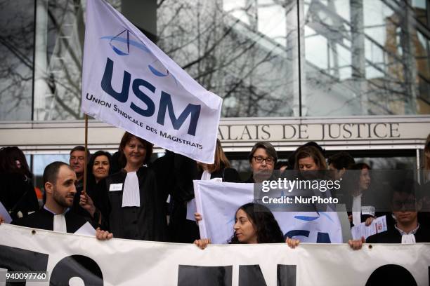 The French Bar Association, all lawyers' unions, all magistrates' unions called all its members to be on strike, to gather in front of courthouses...