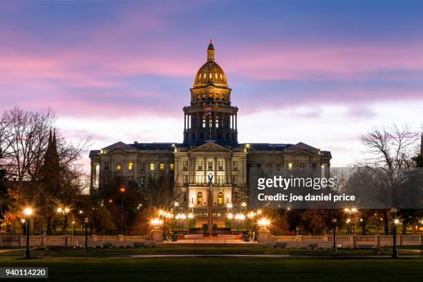 sunrise, gold domed capitol building, denver, colorado, america - federal district - fotografias e filmes do acervo