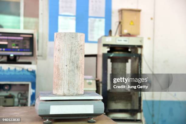 Lab Testing For Civil 287 Civil Laboratory Stock Photos, High-Res Pictures, and Images ...