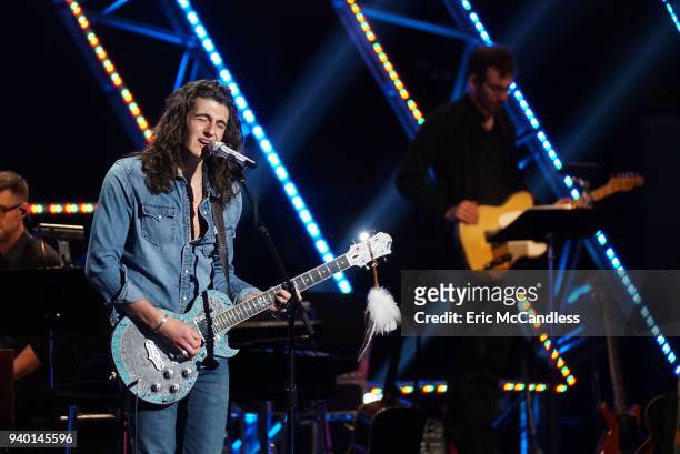 American Idol" contestants continue to vie for their chance at stardom while in the heart of Los Angeles, as the search for Americas next superstar...