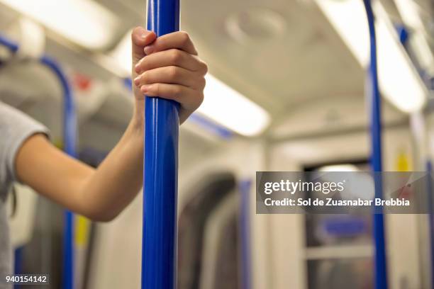 hand grabbed to the underground bar - bar cart stockfoto's en -beelden