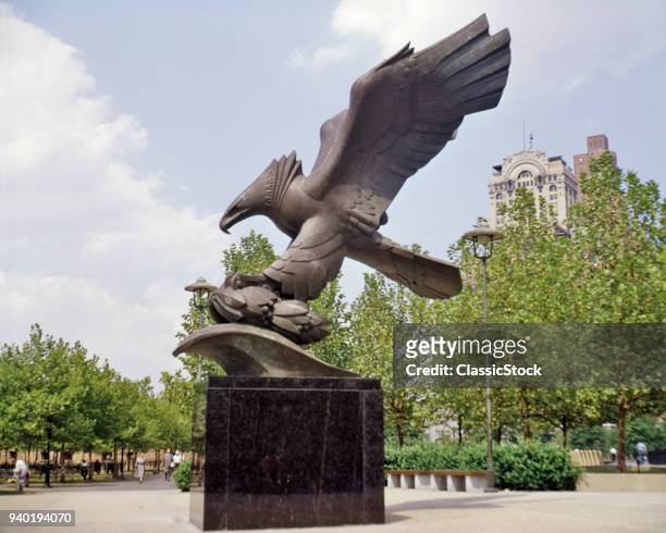1960s EAST COAST WAR MEMORIAL BRONZE EAGLE SCULPTED BY ALBINO MANCA BATTERY PARK DOWNTOWN MANHATTAN NYC USA