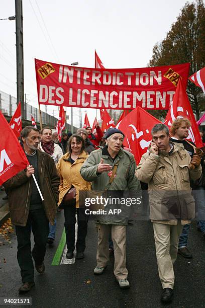 Quelque 300 chômeurs et militants selon la police, 400 selon les organisateurs, défilent, le 05 décembre 2009 dans les rues de Rennes, lors d'une...
