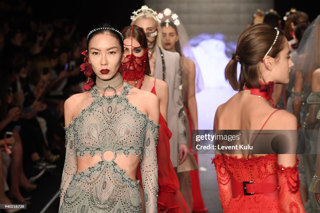 Zeynep Tosun - Runway - Mercedes Benz Fashion Week Istanbul - March 2018