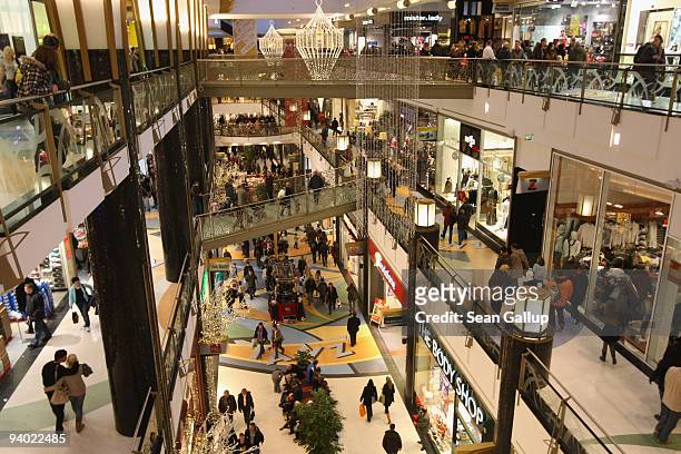 Shoppers crowd the Alexa shopping mall on December 5, 2009 in Berlin, Germany. Retailers are hoping for a strong Christmas season to help make up for...