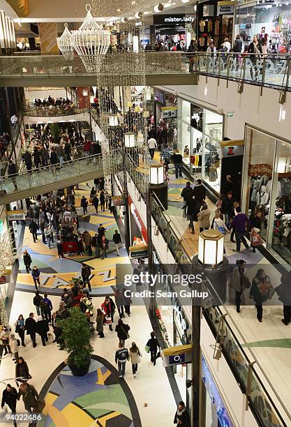 Shoppers crowd the Alexa shopping mall on December 5, 2009 in Berlin, Germany. Retailers are hoping for a strong Christmas season to help make up for...