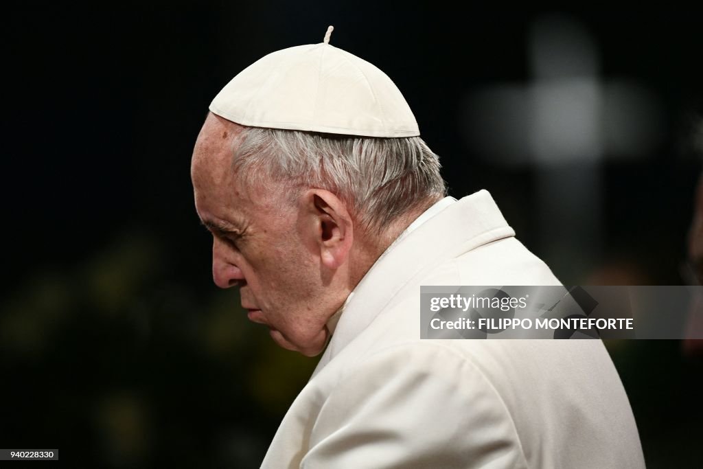 VATICAN-POPE-MASS-WAY OF THE CROSS