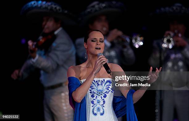 Spanish singer Shaila Durcal performs during the Teleton 2009 at Televisa on December 5, 2009 in Mexico City, Mexico.