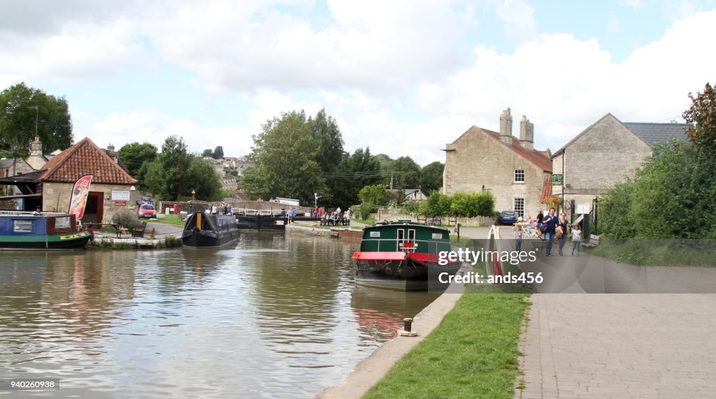 Menschen und Freizeitsektor in Bradford Wharf Kennet und Avon Kanal
