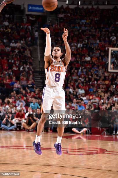 Tyler Ulis of the Phoenix Suns shoots the ball against the Houston Rockets on March 30, 2018 at the Toyota Center in Houston, Texas. NOTE TO USER:...