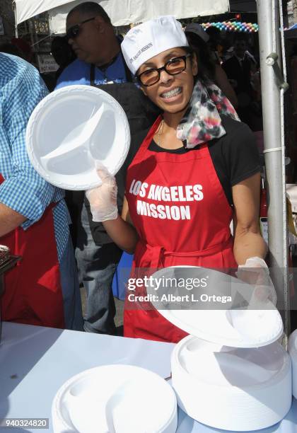 Actress Khandi Alexander attends the Los Angeles Mission Easter Charity Event held at Los Angeles Mission on March 30, 2018 in Los Angeles,...