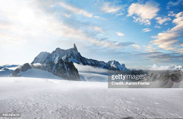 snow mountains of mont blanc - snow stock-fotos und bilder