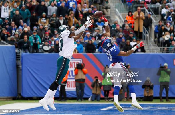 Darian Thompson of the New York Giants in action against Alshon Jeffery of the Philadelphia Eagles on December 17, 2017 at MetLife Stadium in East...