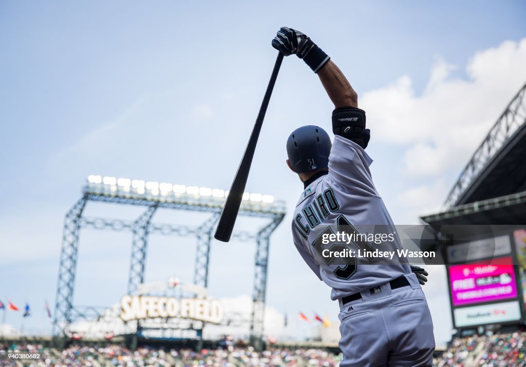 Cleveland Indians v Seattle Mariners