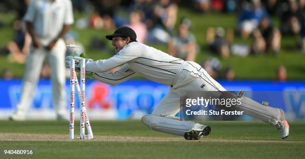 New Zealand wicketkeeper BJ Watling in action during day three of the Second Test Match between the New Zealand Black Caps and England at Hagley Oval...