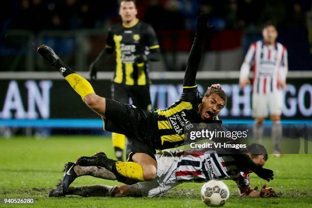 Cyriel Dessers of FC Utrecht, Freek Heerkens of Willem II during the Dutch Eredivisie match between Willem II Tilburg and FC Utrecht at Koning Willem...