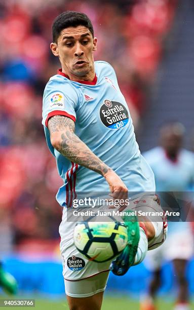 Pablo Hernandez of RC Celta de Vigo controls the ball during the La Liga match between Athletic Club Bilbao and RC Celta de Vigo at San Mames Stadium...