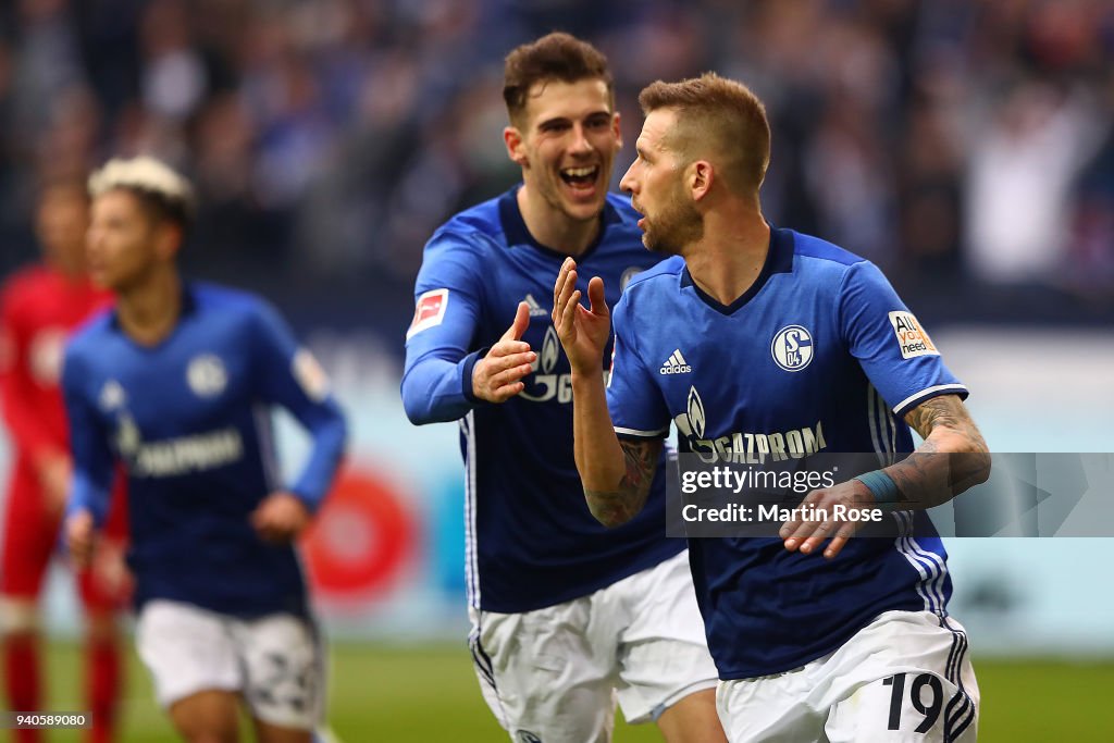 FC Schalke 04 v Sport-Club Freiburg - Bundesliga