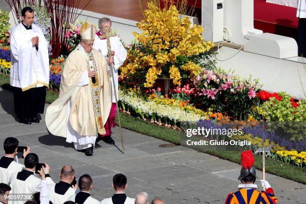 Pope Francis attends the Easter Mass at St. Peter's Square on April 1, 2018 in Vatican City, Vatican. After greeting the faithful and addressing an...