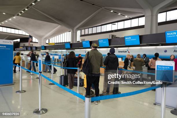 Am Check In American Airlines Check In Photos and Premium High Res Pictures - Getty ...
