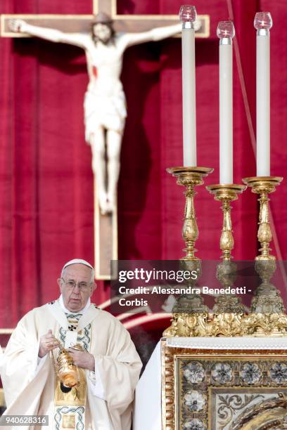 Pope Francis attends the Easter Mass and delivers his Urbi Et Orbi blessing and message to the World in St. Peter's Square on April 1, 2018 in...