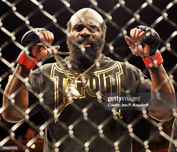 Fighter Kimbo Slice celebrates after beating UFC fighter Houston Alexander during their Heavyweight fight at The Ultimate Fighter Season 10 Finale on...