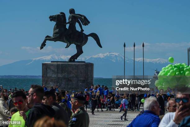 More than 20.000 people crossed the finish line after the run in the 13th International Marathon Alexander the Great in Thessaloniki, Greece, on 1st...