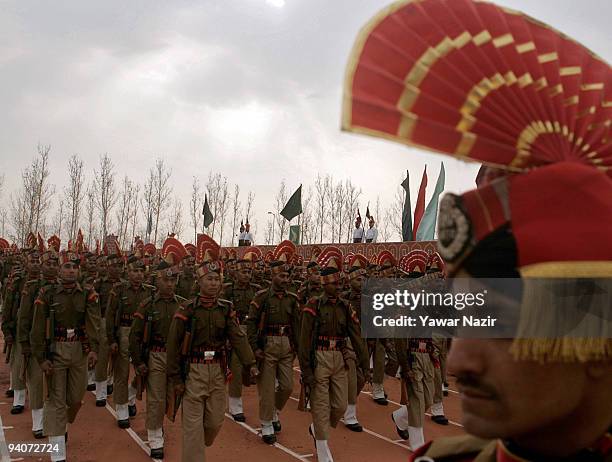 Indian Border Security Force soldiers march during their passing out parade on December 06, 2009 in Humhama, on the outskirts of Srinagar, the summer...