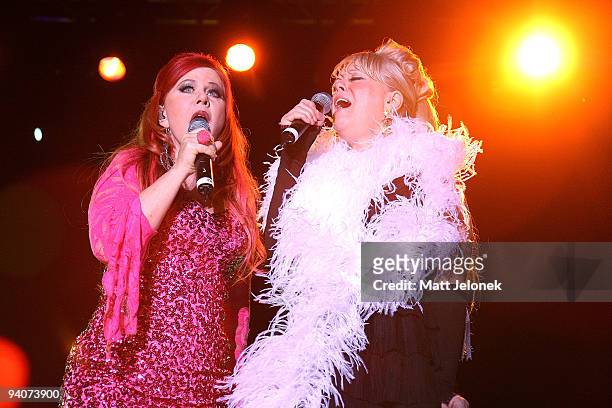 Kate Pierson and Cindy Wilson of The B52's perform on stage at A Day on the Green at The Sandalford Winery on December 6, 2009 in Perth, Australia.