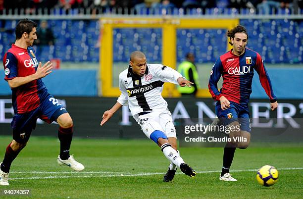 Jonathan Biabiany of Parma FC scores the first goal during the Serie A match between Genoa and Parma at Stadio Luigi Ferraris on December 6, 2009 in...