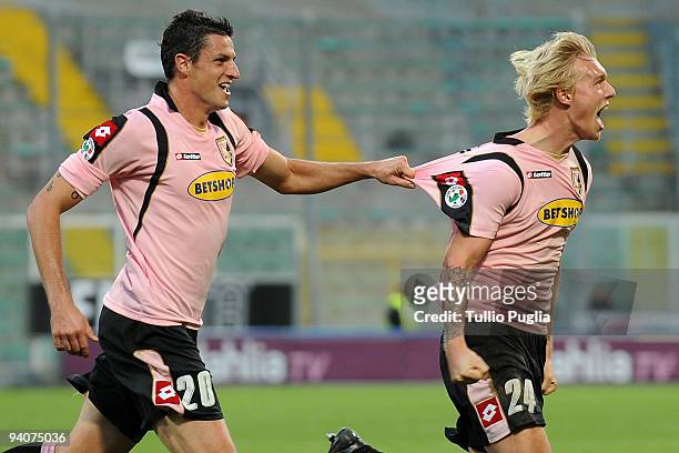 Simon Kjaer of Palermo celebrates with Igor Budan after scoring their second goal during the Serie A match between US Citta di Palermo and Cagliari...