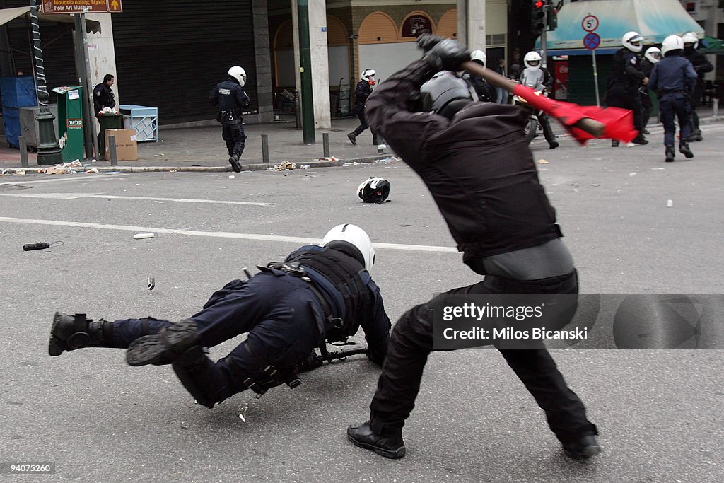 Violent Clashes In Athens Mark The First Anniversary Of Police Killing