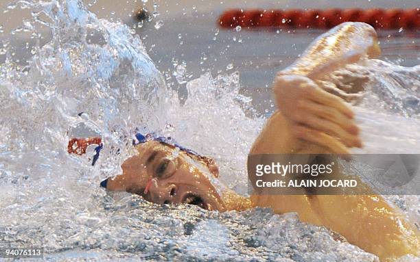 Yannick Agnel competes in thes men 400 freestyle final during the france small bath swiming national championship on December 6, 2009 in Chartres....