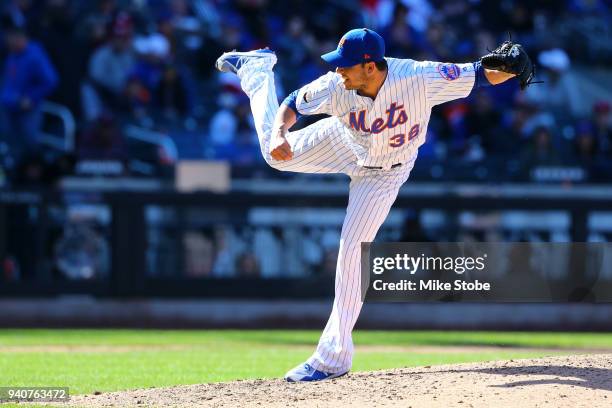 Anthony Swarzak of the New York Mets in action against the St. Louis Cardinals at Citi Field on March 31, 2018 in the Flushing neighborhood of the...