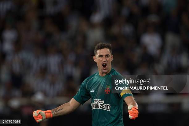 Brazil's Vasco da Gama player Martin Silva celebrates with his teammates their victory against Brazil's Botafogo team during the first final match of...