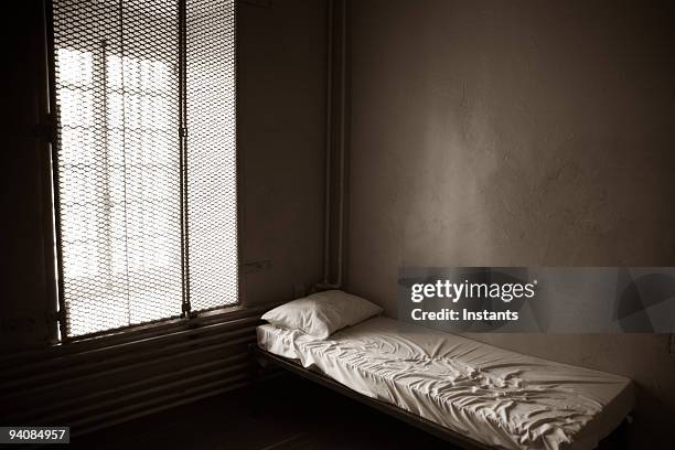 time - prison cell stockfoto's en -beelden