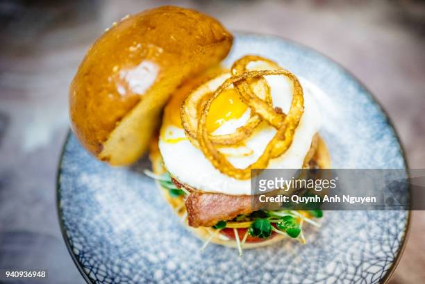 homemade burger with bacon, egg, and fried onion - hanoi bar stock pictures, royalty-free photos & images