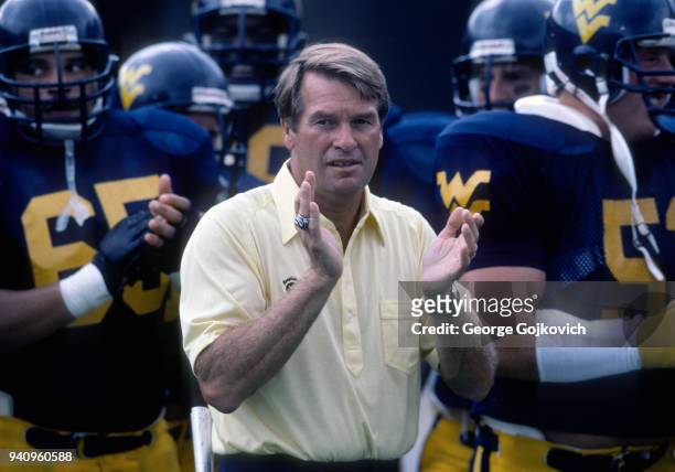 17,784 West Virginia Mountaineers Football Photos and Premium High Res  Pictures - Getty Images