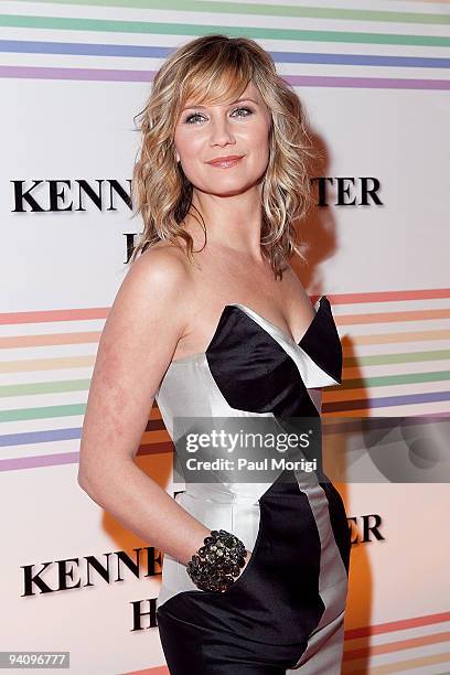 Singer Jennifer Nettles arrives to the 32nd Kennedy Center Honors at Kennedy Center Hall of States on December 6, 2009 in Washington, DC.