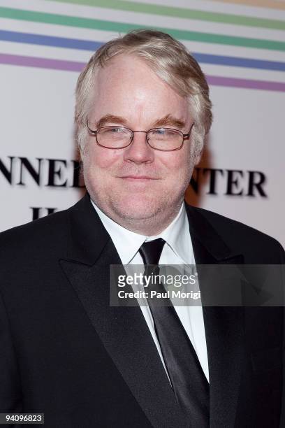 Actor Philip Seymour Hoffman arrives to the 32nd Kennedy Center Honors at Kennedy Center Hall of States on December 6, 2009 in Washington, DC.