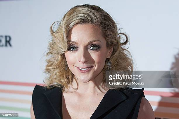 Actress Jane Krakowski arrives to the 32nd Kennedy Center Honors at Kennedy Center Hall of States on December 6, 2009 in Washington, DC.