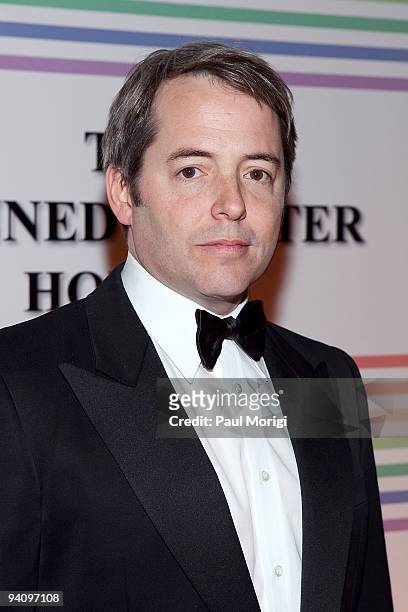 Actor Matthew Broderick arrives to the 32nd Kennedy Center Honors at Kennedy Center Hall of States on December 6, 2009 in Washington, DC.